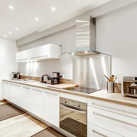 Just Renovated 138m2 On The Seine Paris
