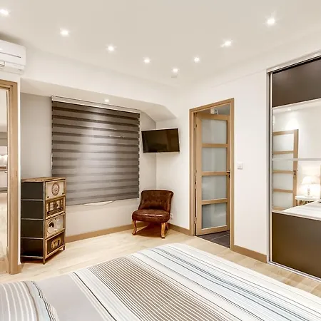 Just Renovated 138m2 On The Seine Apartment Paris