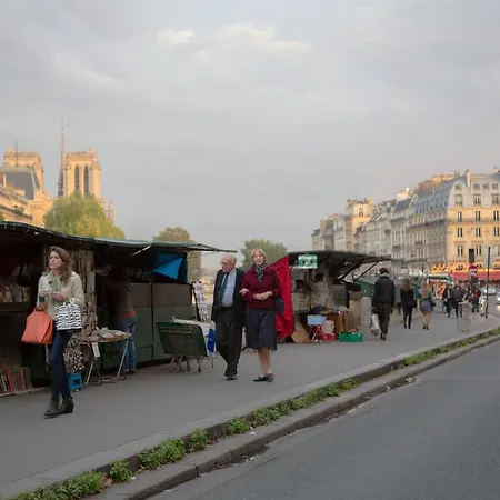 Just Renovated 138m2 On The Seine Apartment Paris